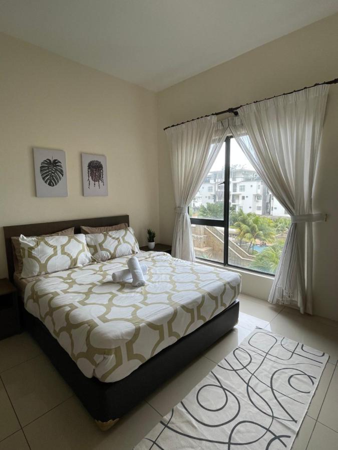 Sg Resort Residence - Beach & Waterpark Kuantan Bagian luar foto